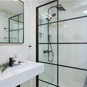3 Bedroom Apartment with 2 Balconies near Dubrovnik Old Town, Sleeps 5-6